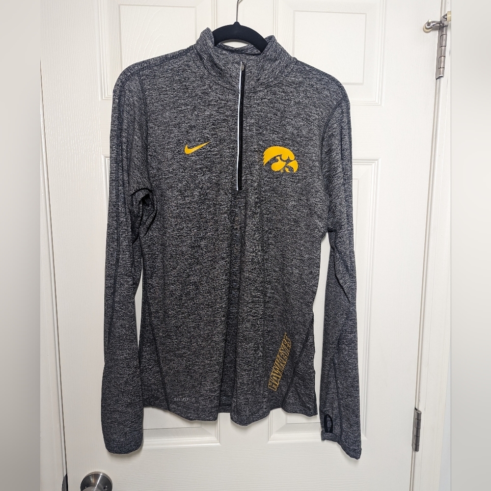 Nike Iowa Hawkeyes Dry-Fit pullover